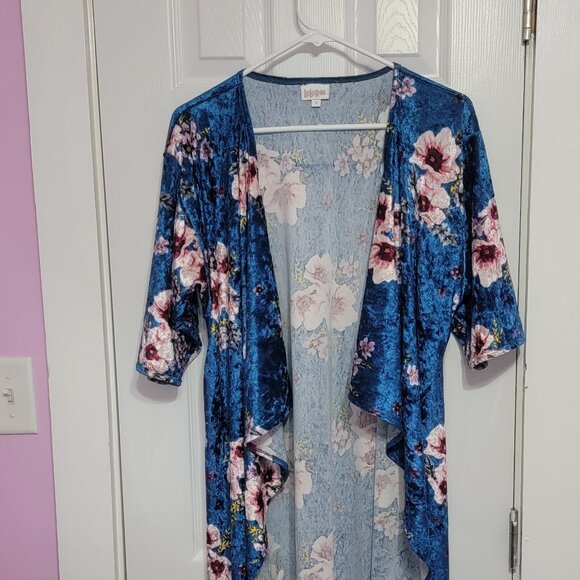 LulaRoe Women's Small Floral Velvety Shirley Kimono. Great Condition. - Picture 1 of 10